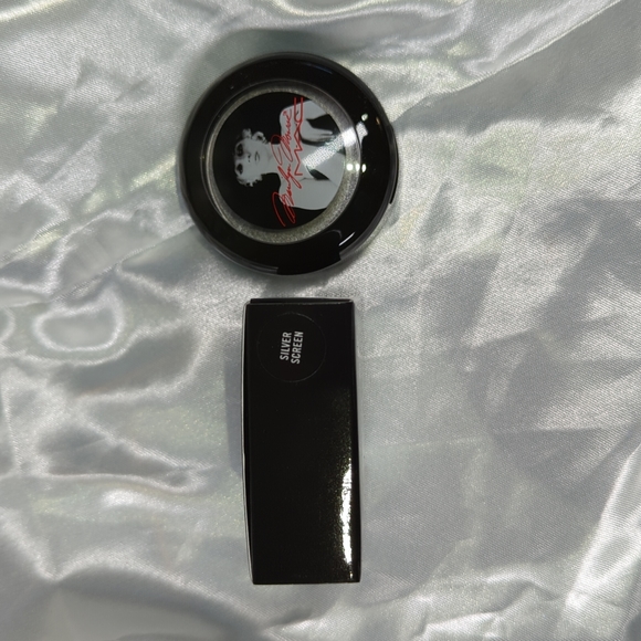 NIB MAC Marilyn Monroe Collection Silver Screen Eyeshadow - Picture 2 of 3